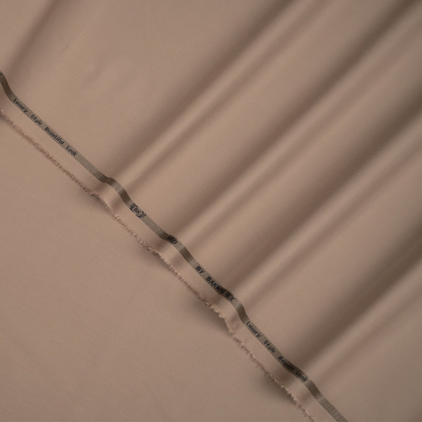 HUGO - EXTRA SOFT WASH & WEAR.